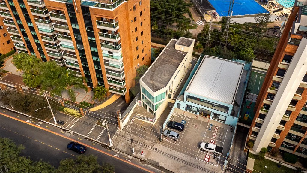 Prédio inteiro comercial á venda e locação na Vila Leopoldina.