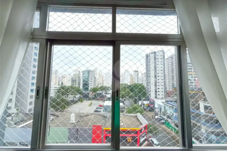 Apartamento de 80m² a venda e locação em Moema - 02 dorm, 02 Banheiros 01 Vaga