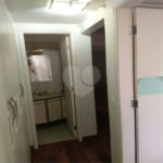 Apartamento na Vila Nova Conceição de 100m2 com 2 dorms, 1 suíte , 3 banheiros, 2 vagas. Estuda permuta.