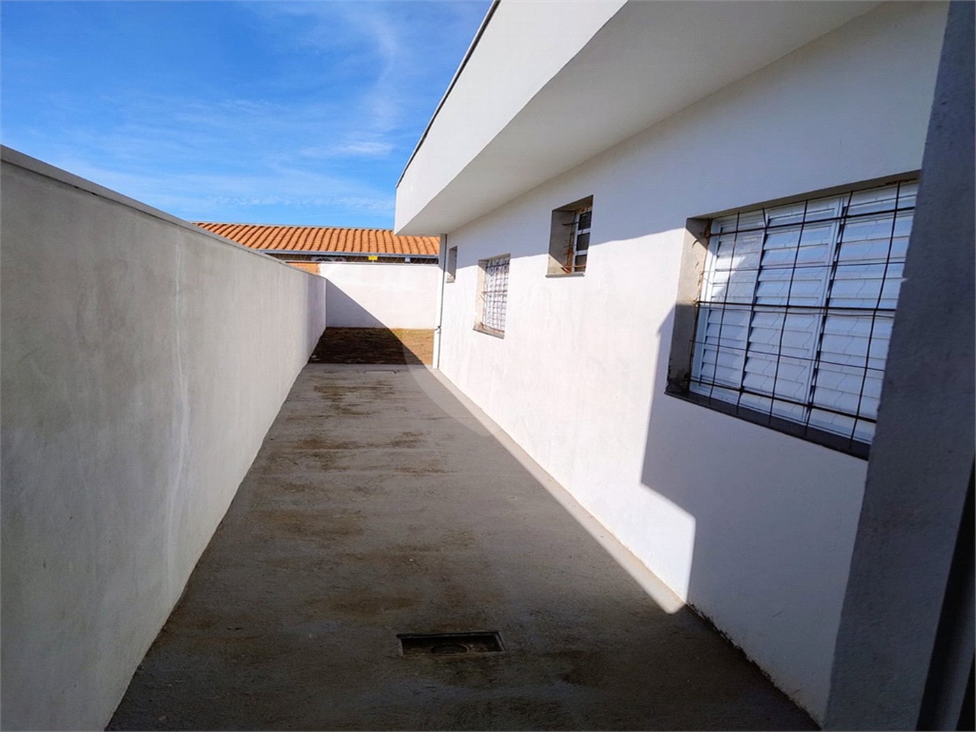 Casa nova 2 quartos 1 suíte Jardim Hikari.