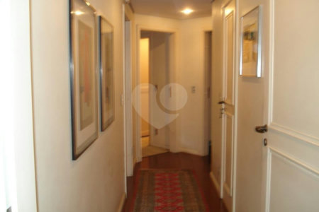 Higienópolis com 4 suítes com 260m².Maravilhoso!