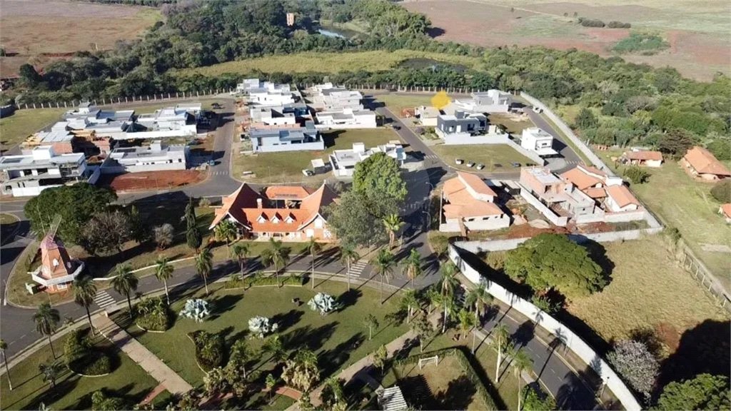 Terreno a venda no Residencial Moinho Vermelho.