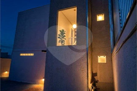 Casa com Suíte Master, Closet, Piscina e Espaço Gourmet Próxima ao Parque Ecológico- 03 quartos -com quintal