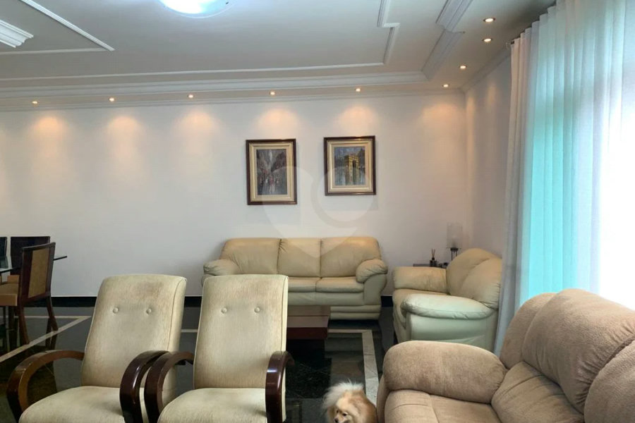 Excelente sobrado com piscina e churrasqueira