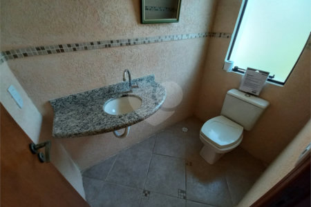 Casa Térrea no Condomínio Damha I,