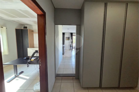 Casa com 3 dormitórios e piscina no Condomínio Cafezal VI em Itupeva SP