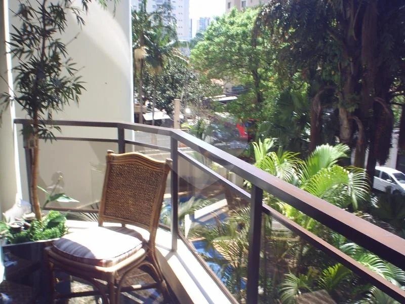 Apartamento á venda na Vila Olímpia de 156m² com 3 dormitórios, 1 suíte e 2 vagas.