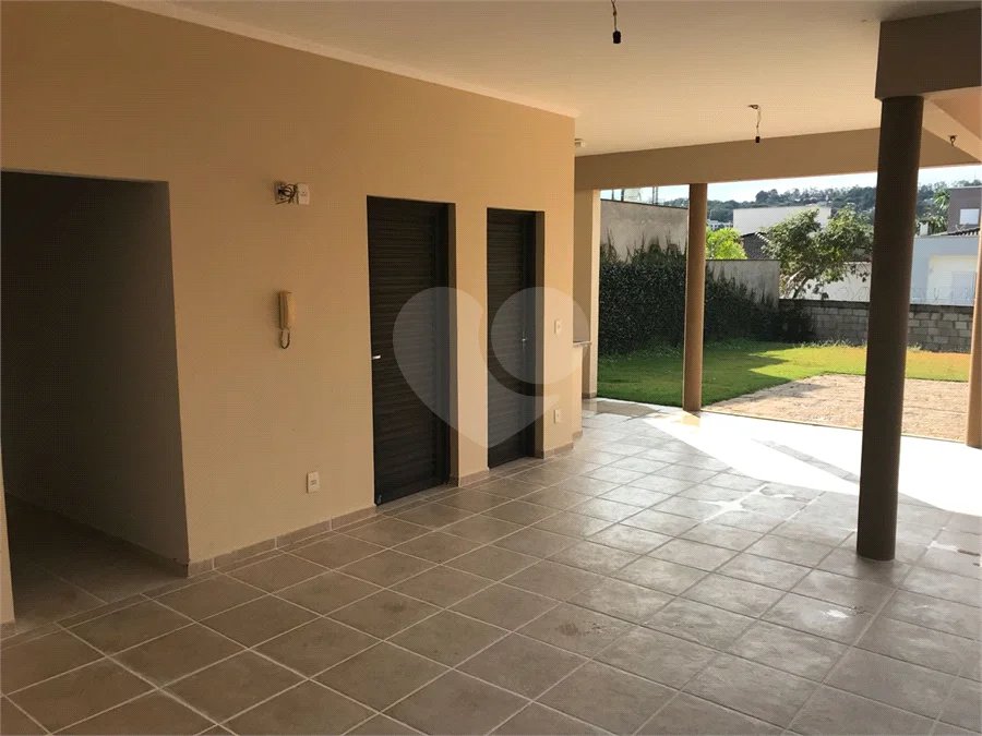 Casa assobradada à venda no Jardim Panorama – Vinhedo/SP