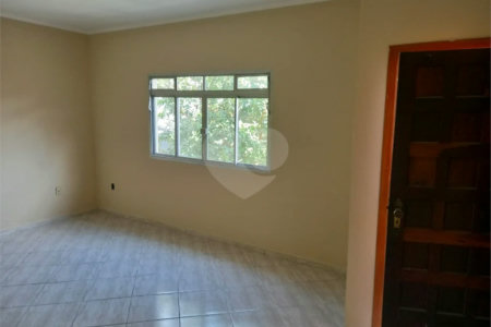 Casa com 147m² , 2 dormitórios , sendo 1 suíte , 2 vagas , à venda , no Parque das Nações , em Santo André.