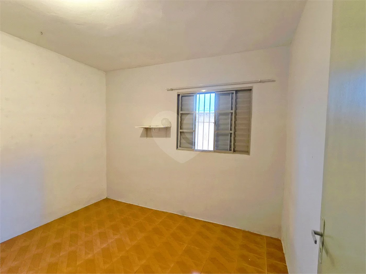 Casa Térrea para Venda – Bairro Vila Avaí, Indaiatuba - com 02 quartos- 01 banheiro-sala -cozinha-quintal e garagem 0 1carro