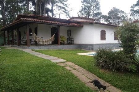 Excelente oportunidade de venda em condomínio fechado.