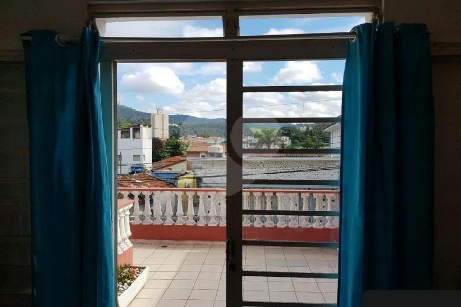 Sobrado à venda no bairro Jardim Leonor de Barros – Zona Norte