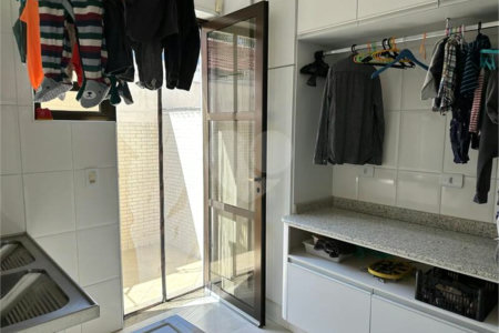 Sobrado com 5 dorm. sendo 2 suites