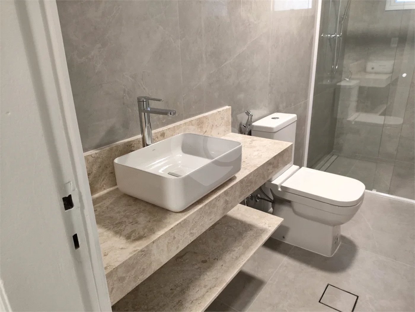 Belíssimo apartamento de 168,62m² no Belenzinho todo reformado com 3 dorm e 2 vagas .Aceita Permuta