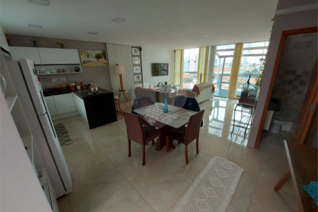 Sobrado Novo e Espaçoso na Mooca – 2 Imóveis no Mesmo Terreno!