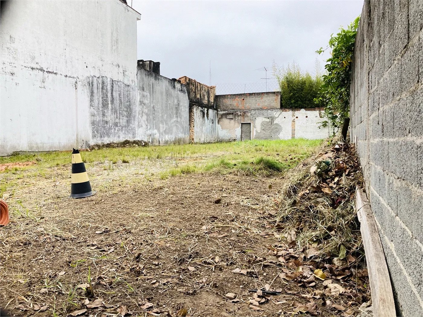 Terreno à venda em Jardim Esmeralda, São Paulo, SP