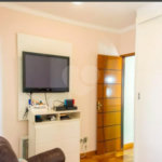 Sobrado com 180m² , 3 dormitórios , sendo 3 suítes , 3 vagas de garagem , churrasqueira e Jardim de inverno , à venda na Vila Scarpelli , Santo André.