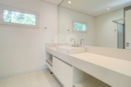 Casa à venda ou para alugar com 4 suítes no condomínio Chácara Flora, São Paulo - SP