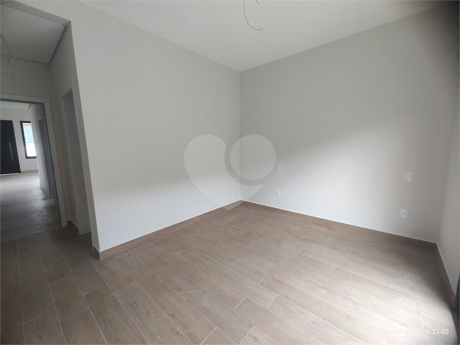 Casa exclusiva em Atibaia de alto padrão com 3 suítes, piscina, espaço gourmet, condomínio fechado, aceita financiamento