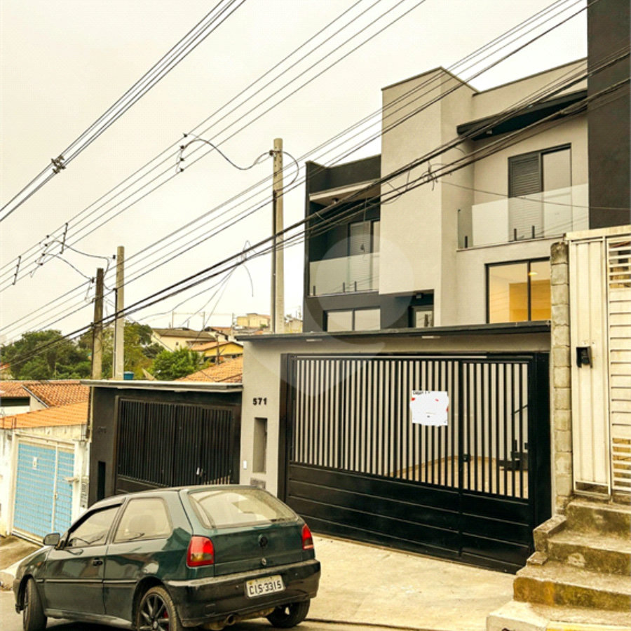 Sobrado com 2 Quartos e 3 banheiros à Venda, 72 m²