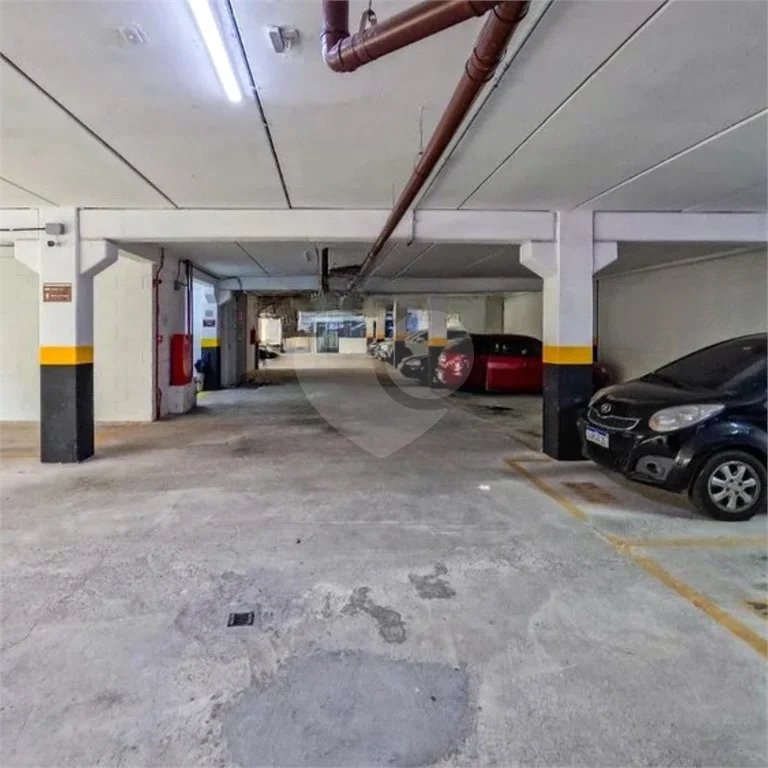 APARTAMENTO COM DOIS DORMITÓRIOS E UMA VAGA NA RAIMUNDO PEREIRA DE MAGALHÃES.
