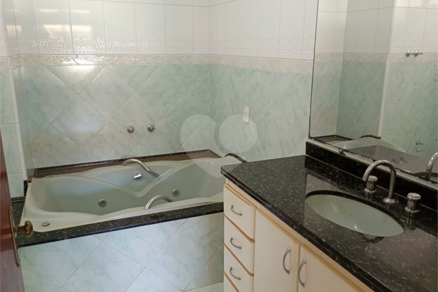 Casa térrea com edícula, com 4 dormitórios à venda no Condomínio Residencial Parque Taquaral em Piracicaba/SP.