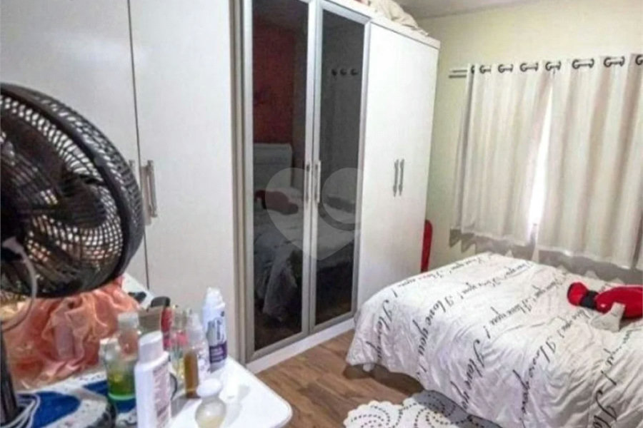 Sobrado à venda com 3 dormitórios na Vila Carrão
