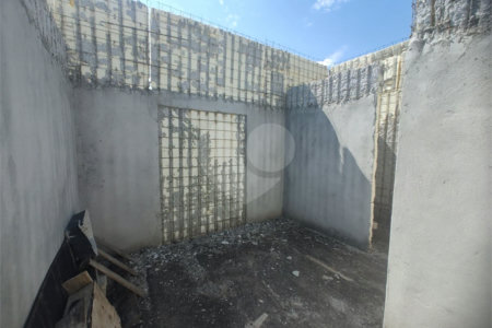 Terreno 810 metros à venda em Atibaia com projeto aprovado exclusivo de alto padrão com construção inacabada