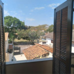 Sobrado espaçoso e bem localizado