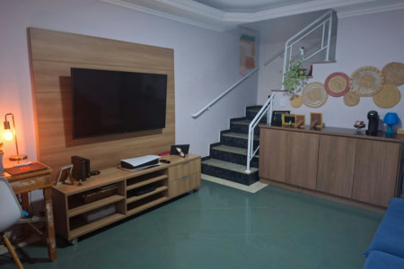 Casa à venda com 2 quartos, sendo 2 suítes, em Vila Rosália, Guarulhos - SP