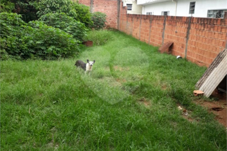 Terreno de esquina no Cidade Aracy.