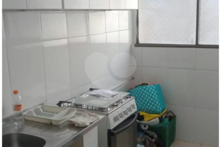 Apartamento mobiliado com 49 m² de área útil, 1 quarto, à venda na Bela Vista