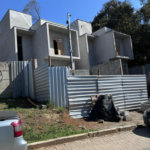 Sobrado à venda com 3 quartos, sendo 1 suíte, no condomínio Parque Rizzo II, Cotia - SP