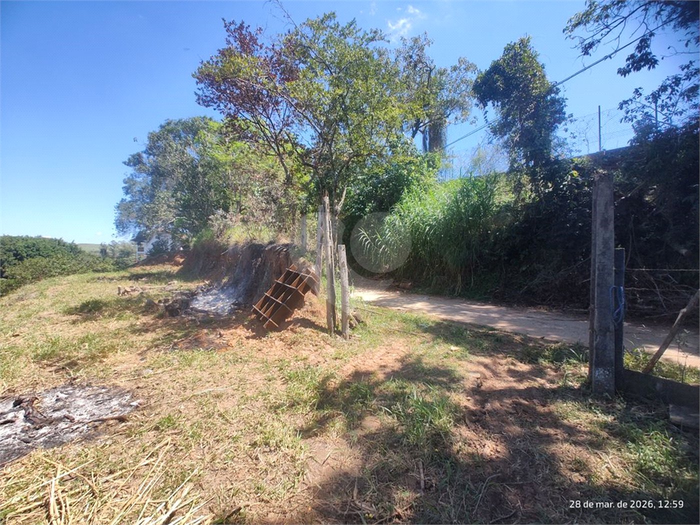 Área rural em Piracaia com 3.289 metros, ótima para chácara, as margens do rio Cachoeira