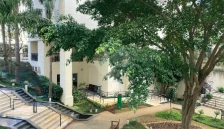 Excelente apartamento de 3 dormitórios, sendo uma Suíte e 2 vagas de garagem.