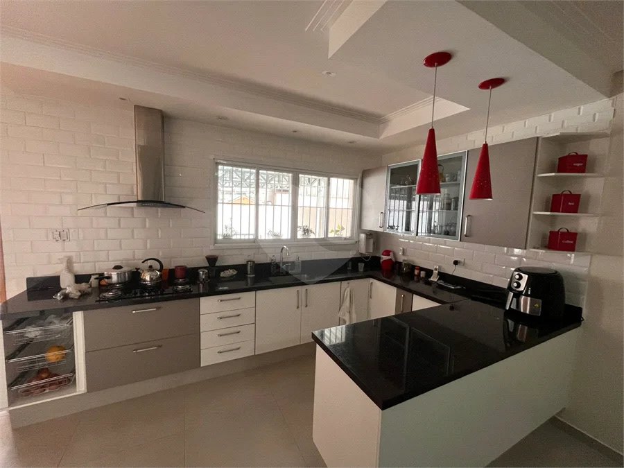 Casa com 367m², 3 dormitórios, 9 vagas, à venda na Vila Santa Teresa - Sto André.