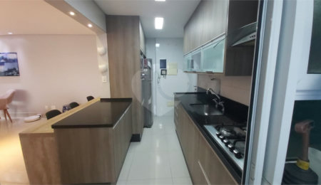 Apartamento à venda com 3 suítes em Vila Bertioga, São Paulo, SP