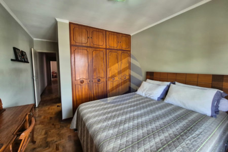 Sobrado à venda com 166 m², 3 dormitórios, 3 vagas cobertas, terraço com vista livre e 16 placas solares! Próximo à USP.