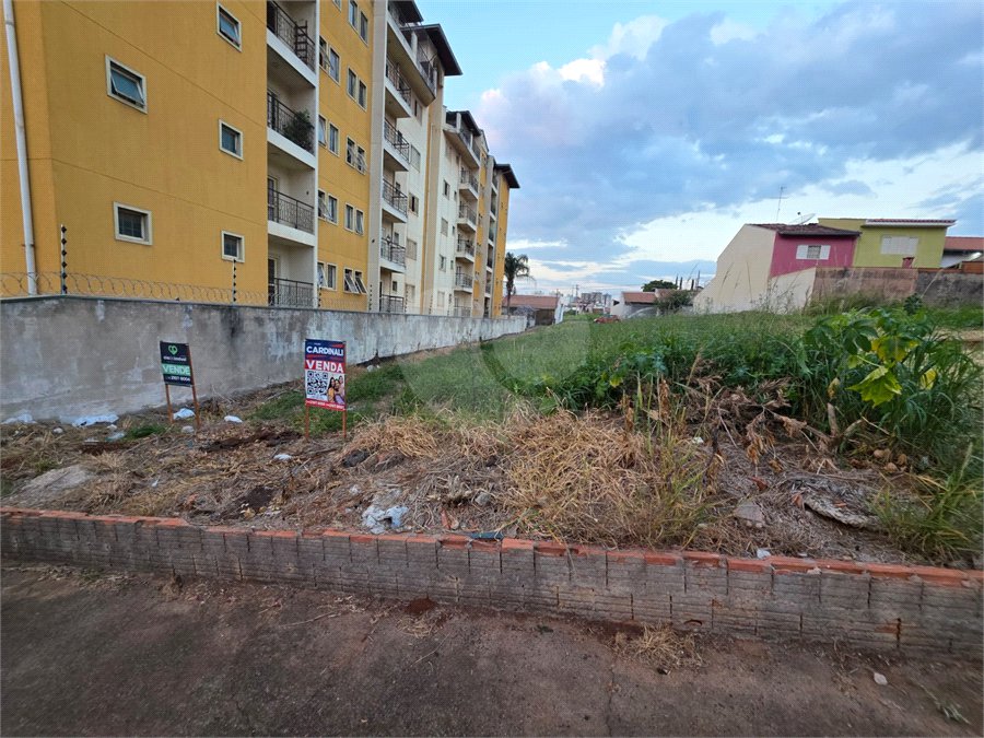 Terreno no Jd. Gibertoni, próximo ao SESC e ao Shopping