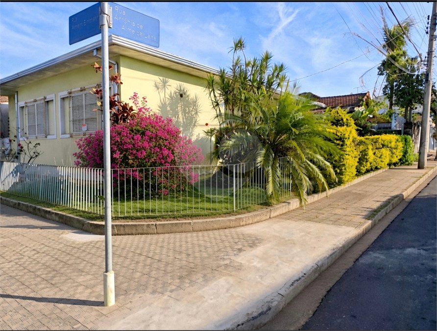 Casa Térrea Charmosa e Espaçosa na Vila Prado: Conforto, Praticidade e Próxima ao Centro!