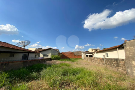 Terreno a venda no bairro Jardim Beatriz
