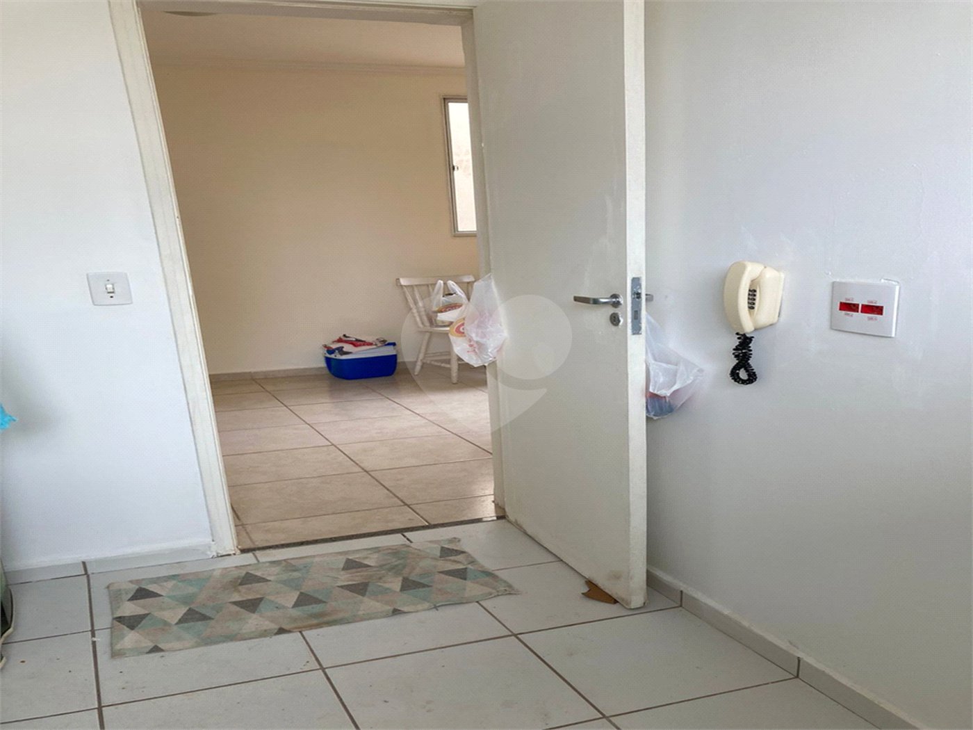 Apartamento à venda com 3 quartos, sendo 1 suíte - no condomínio Carlos Magno, São Carlos - SP