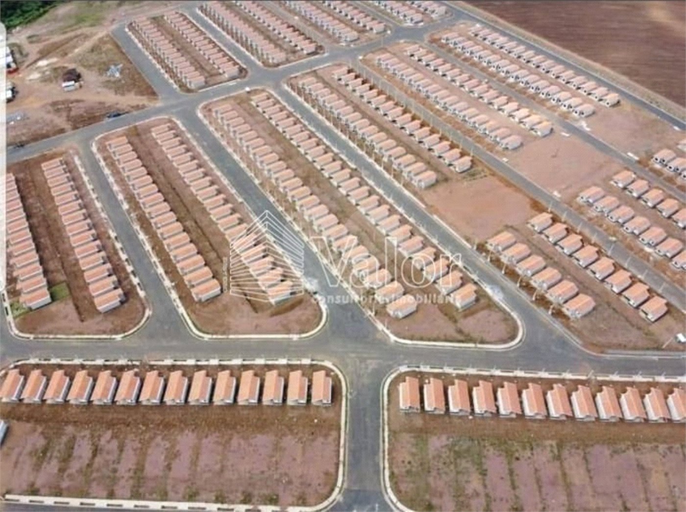 Terreno com 179,17 m² de área total.