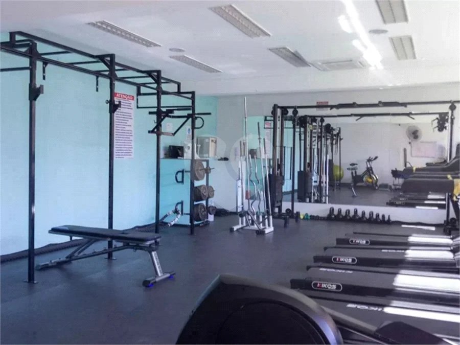 Apartamento reformado e mobiliado no Residência América - Venda - Parque Maria Domitila