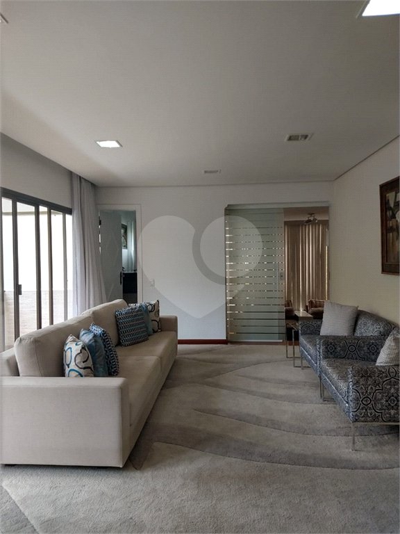 Impecável apartamento no alto de Santana