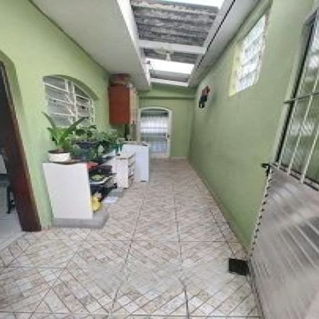 Sobrado com 3 quartos, 2 vagas de garagem e churrasqueira próximo a Chácara do Joquei