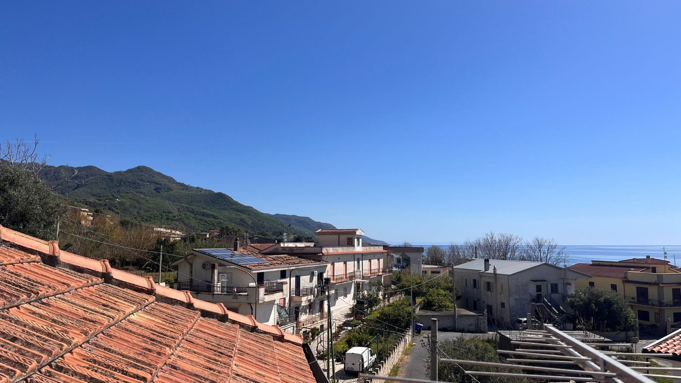 Apartamento à venda com 2 quartos em San Lucido, CS