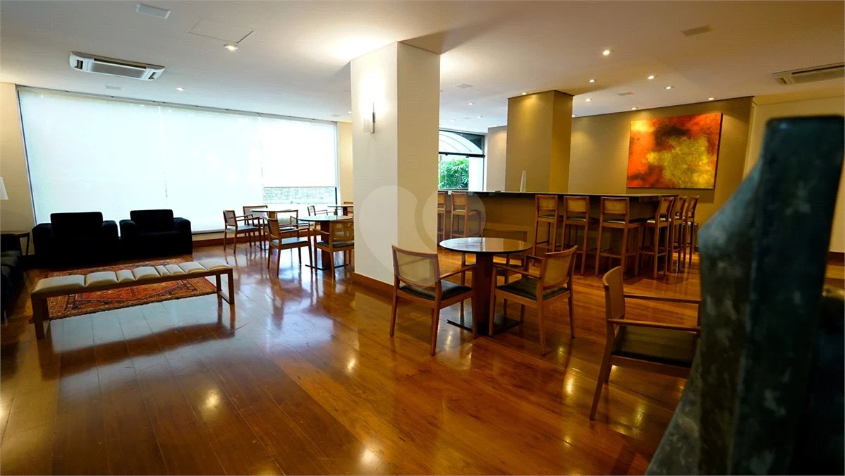 Apartamento à venda com 4 quartos, sendo 3 suítes, em Santo Amaro, São Paulo, SP