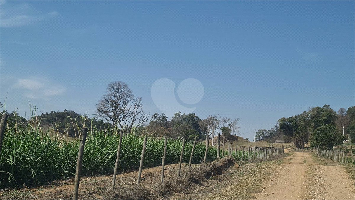 VENDA SÍTIO 48 hectares com estruura para granja, hidroponia e gado