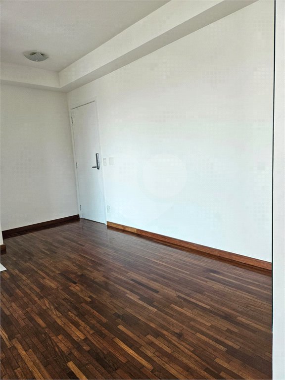 Apartamento à venda no bairro Santa Cecília.